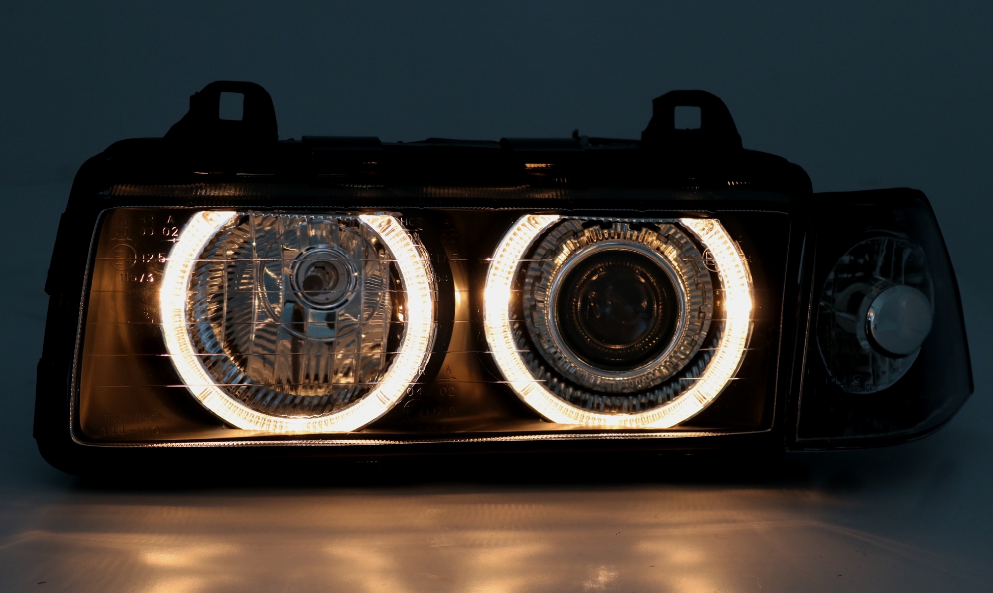 Angel Eyes Scheinwerfer für 3er BMW E36 in Schwarz